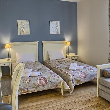 Villa Estera - Hotel & Restauracja Michałowice 외부 사진