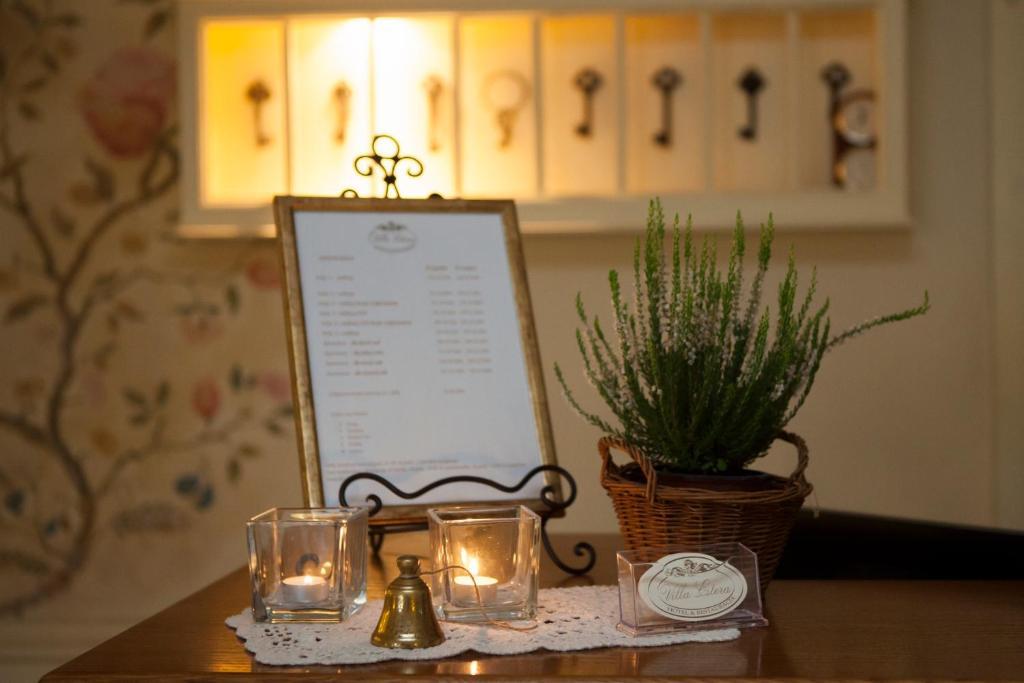 Villa Estera - Hotel & Restauracja Michałowice 외부 사진