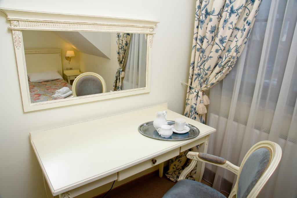 Villa Estera - Hotel & Restauracja Michałowice 객실 사진