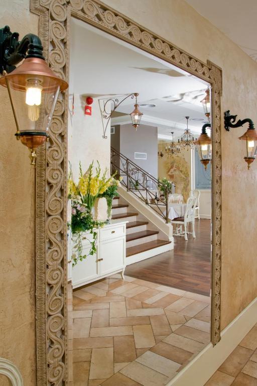 Villa Estera - Hotel & Restauracja Michałowice 외부 사진