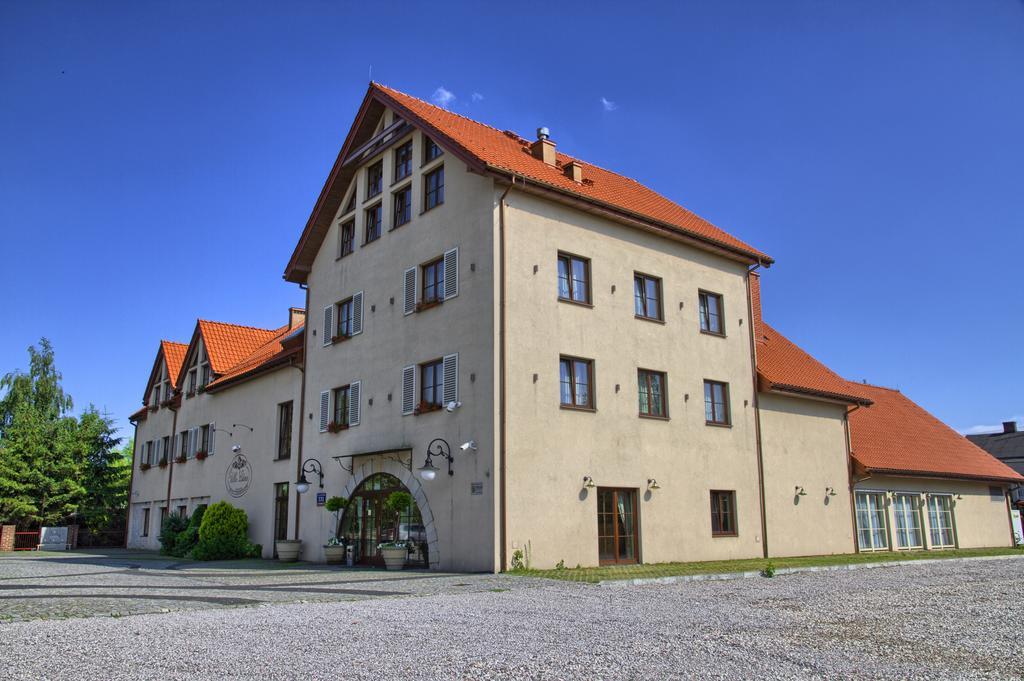 Villa Estera - Hotel & Restauracja Michałowice 외부 사진