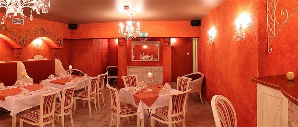 Villa Estera - Hotel & Restauracja Michałowice 외부 사진