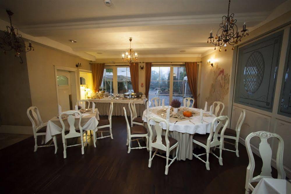 Villa Estera - Hotel & Restauracja Michałowice 외부 사진