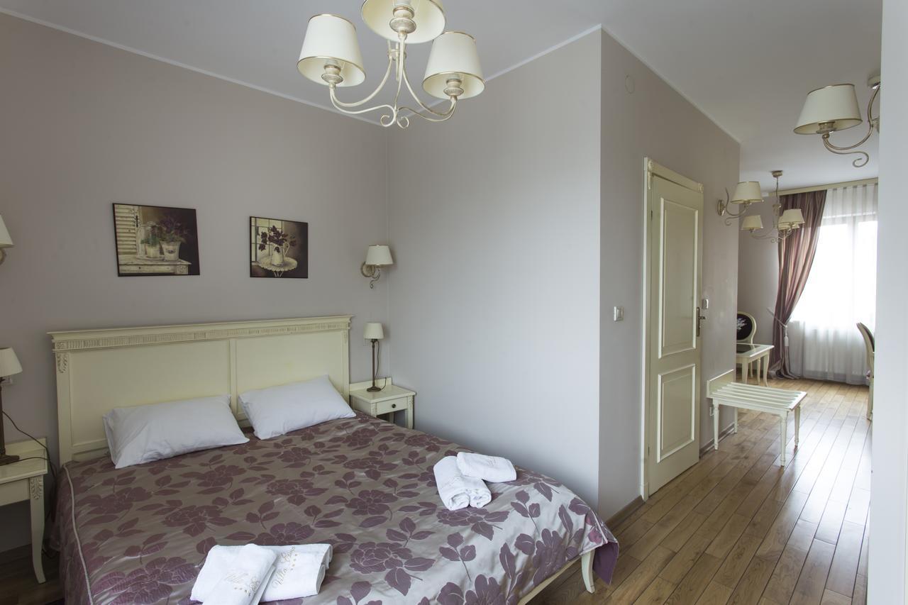 Villa Estera - Hotel & Restauracja Michałowice 외부 사진