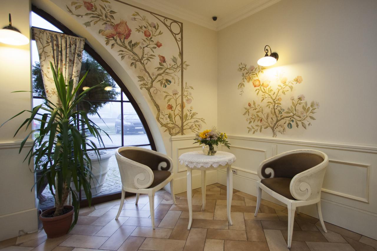 Villa Estera - Hotel & Restauracja Michałowice 외부 사진