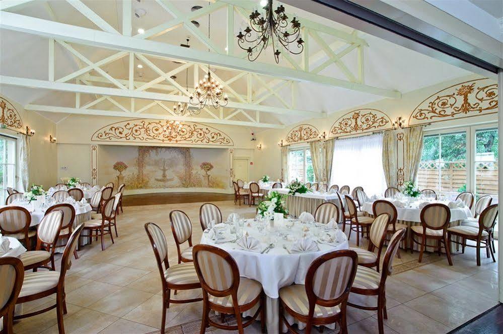 Villa Estera - Hotel & Restauracja Michałowice 외부 사진